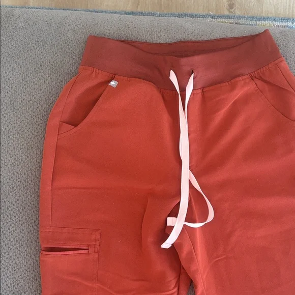 FIGS “auburn” Jogger Pants with Pink Drawstring - Picture 3 of 6